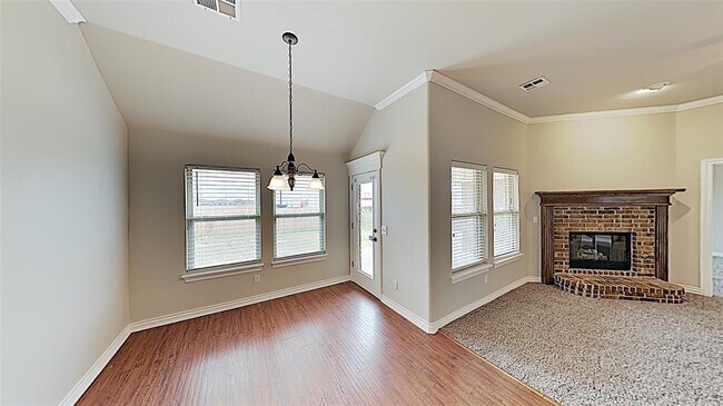 Building Photo - 15304 Blue Jay Dr