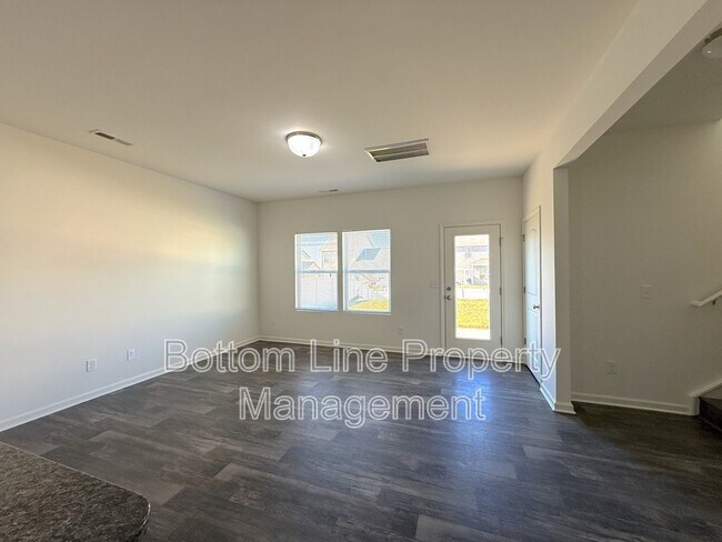 Building Photo - 523 Contentment Dr