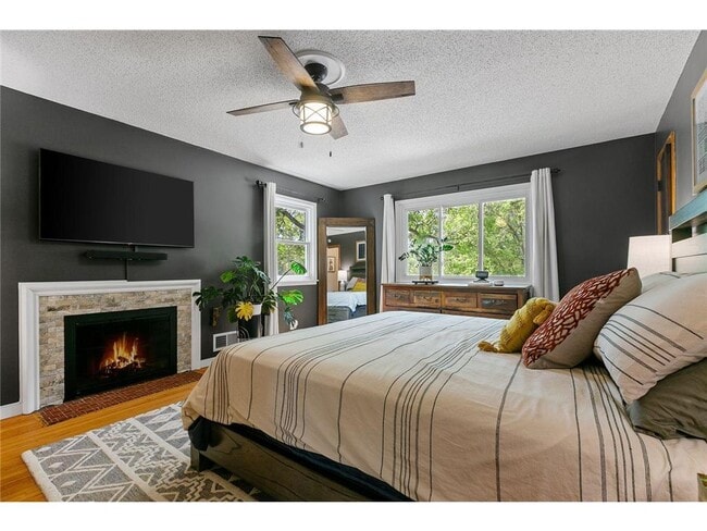 Building Photo - 1620 Winnetka Ave N