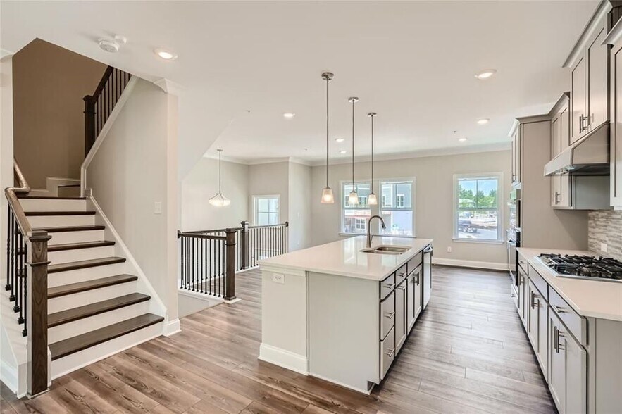 Building Photo - 461 Stagecoach Bnd SE