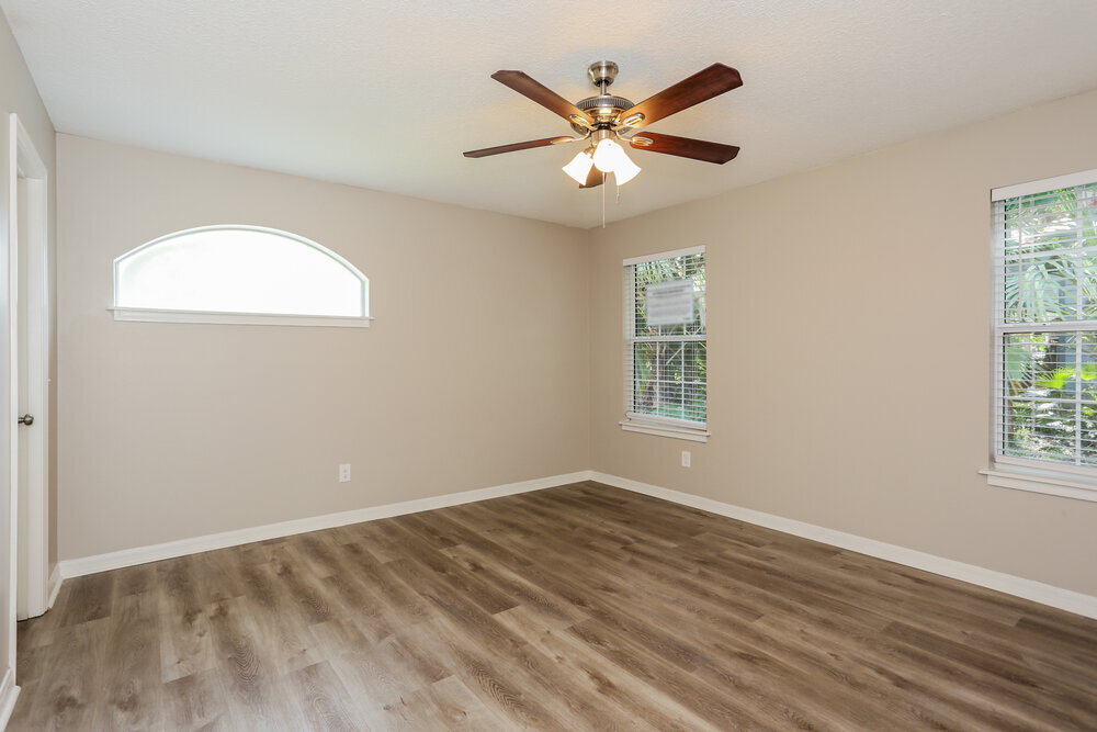 Building Photo - 213 Park Ave