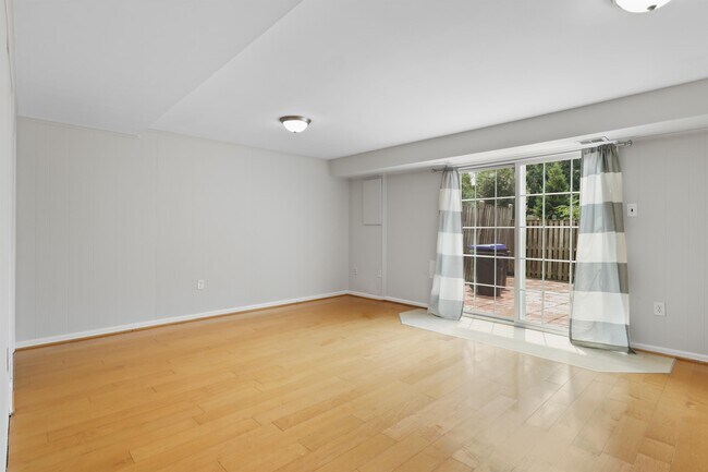 Building Photo - 9913 Longford Ct