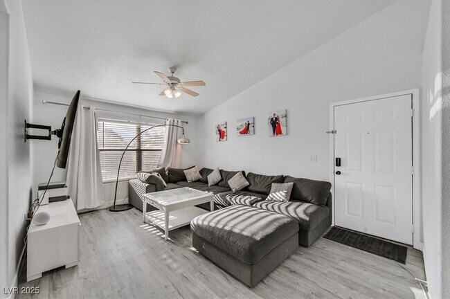 Primary Photo - 555 E Silverado Ranch Blvd