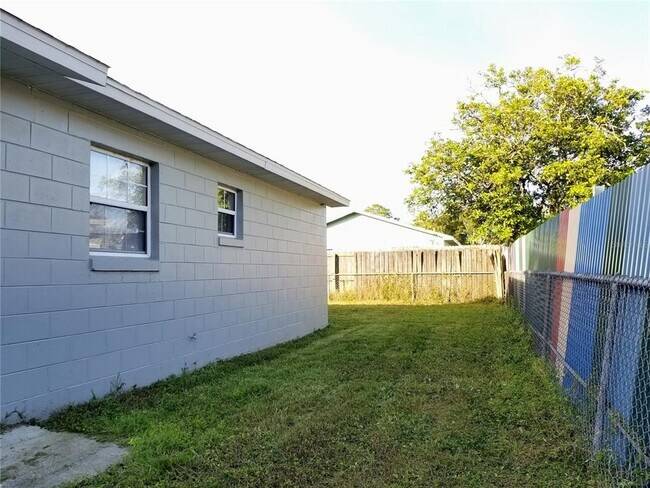Building Photo - 1517 Kelby Rd