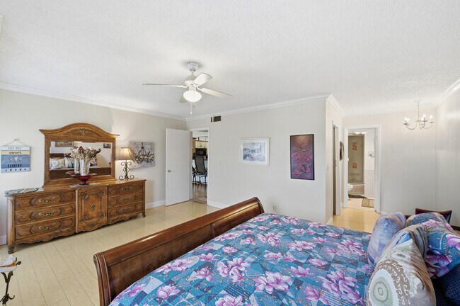 Building Photo - 4851 NW 21st St