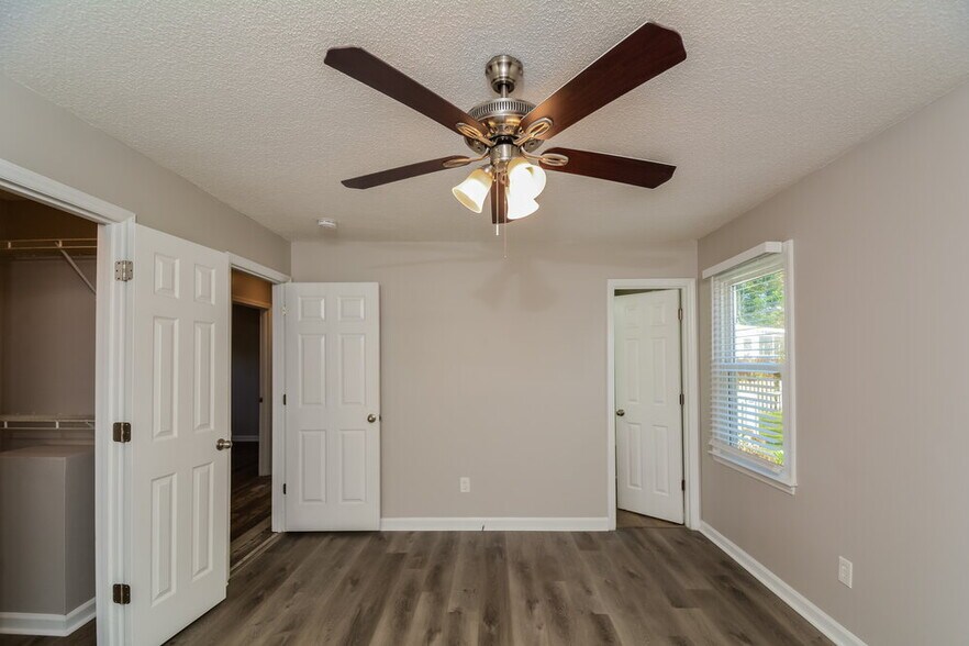 Building Photo - 808 Hepplewhite Ct