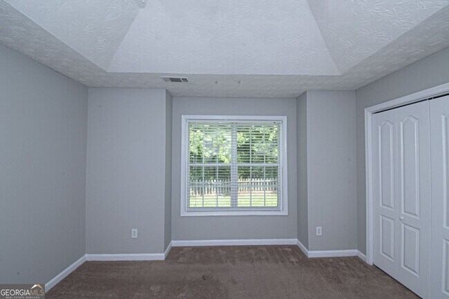 Building Photo - 65 Weldon Pl