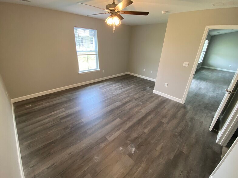 Building Photo - 2018 Serenade Ln