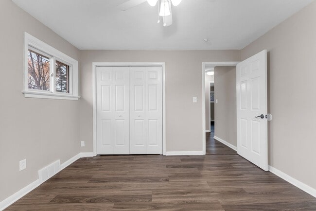 Building Photo - 6775 Middlebrook Blvd