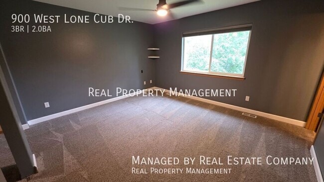 Building Photo - 900 W Lone Cub Dr