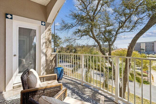 Building Photo - Steps to the Ocean! 3/3, 2198sq', Ocean View, Furnished