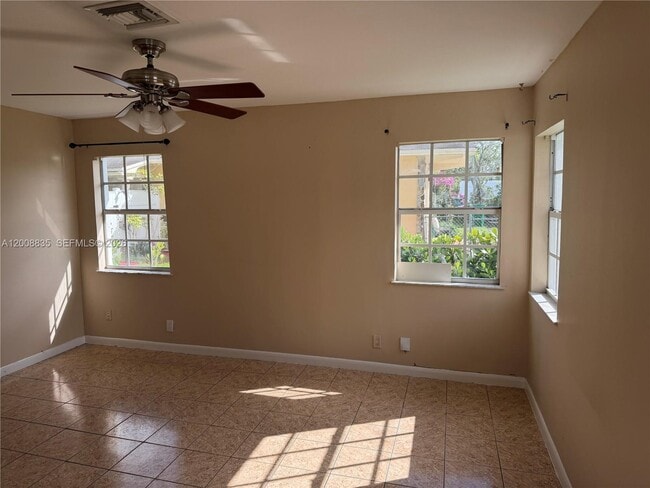 Building Photo - 1638 SW 44th Terrace