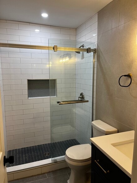 Building Photo - 426 Wynridge Dr