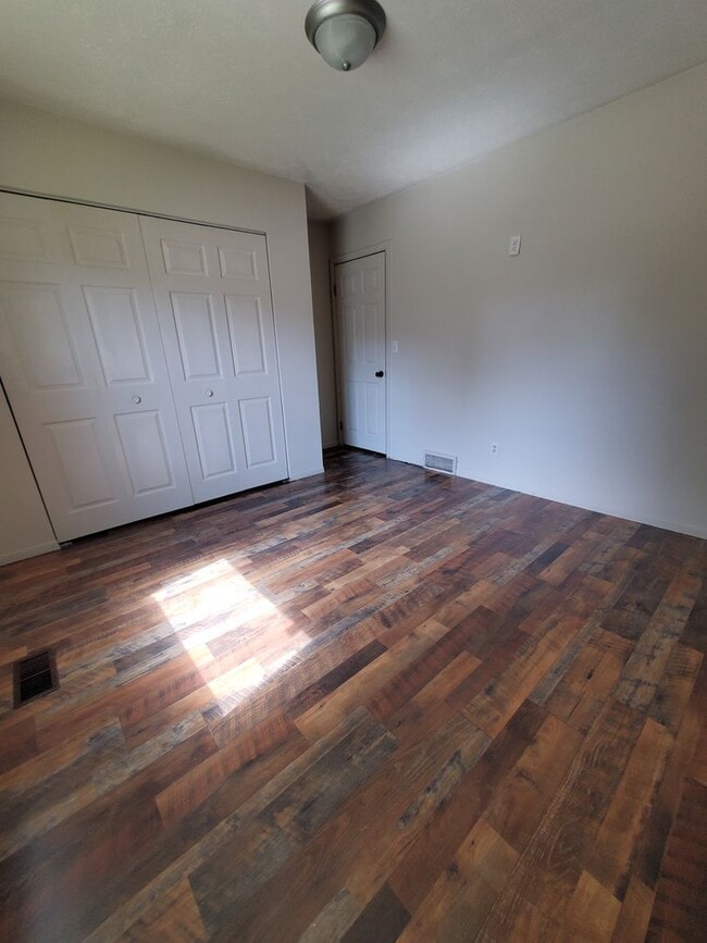 Building Photo - Spacious Four Bedroom Two Bath Home in Ben...