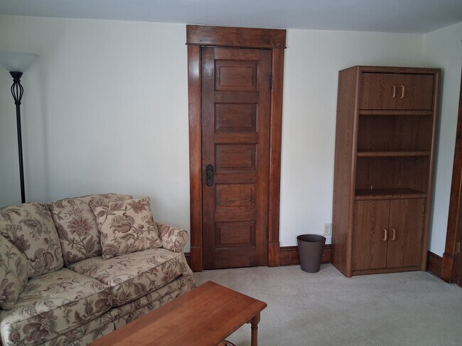 Building Photo - 322 Glenn Ave