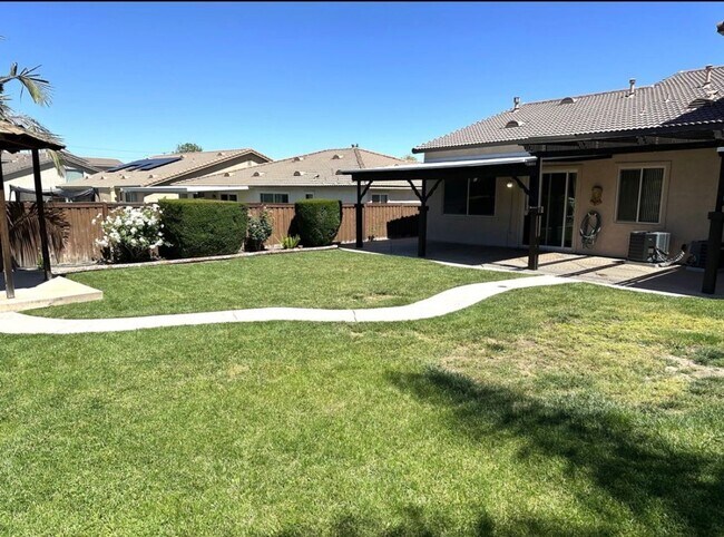 Building Photo - 29121 Shadow Hills St