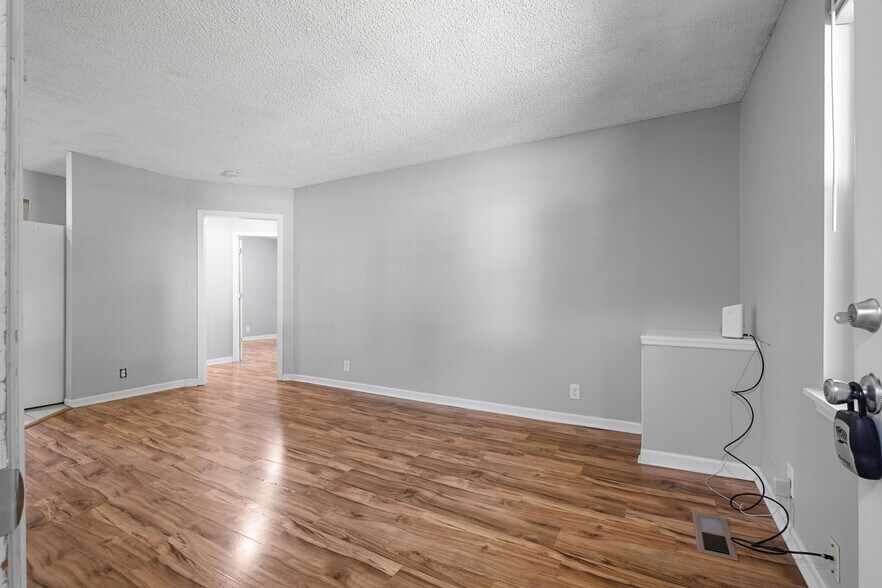 Building Photo - 5162 Hilson Rd