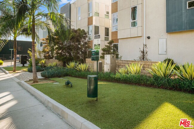 Building Photo - 5637 W Observation Ln