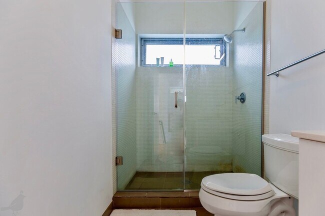 Building Photo - Amazing Two-Level Loft in the Heart of the...