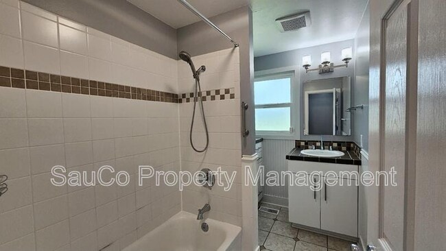 Building Photo - 6770 SW Princess Ave