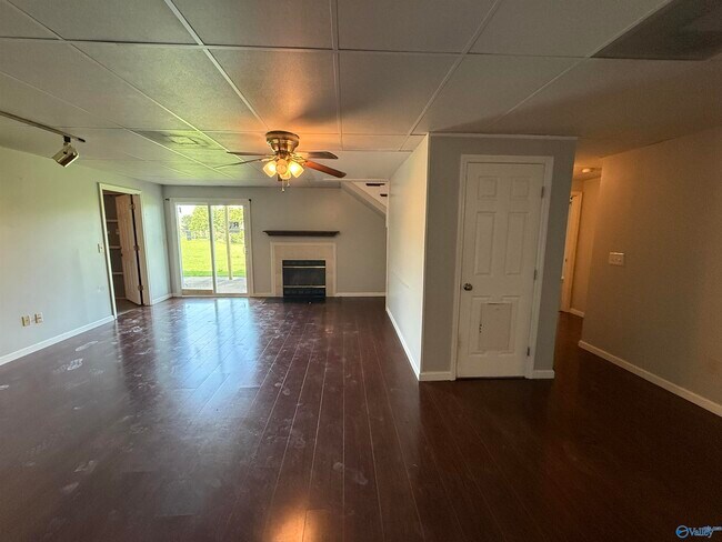 Building Photo - 122 Mykeys Way