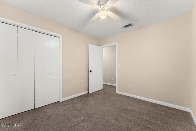 Building Photo - Beautiful Home w/ Modern Upgrades on Half an Acre – Ideal for Long-Term Rental!