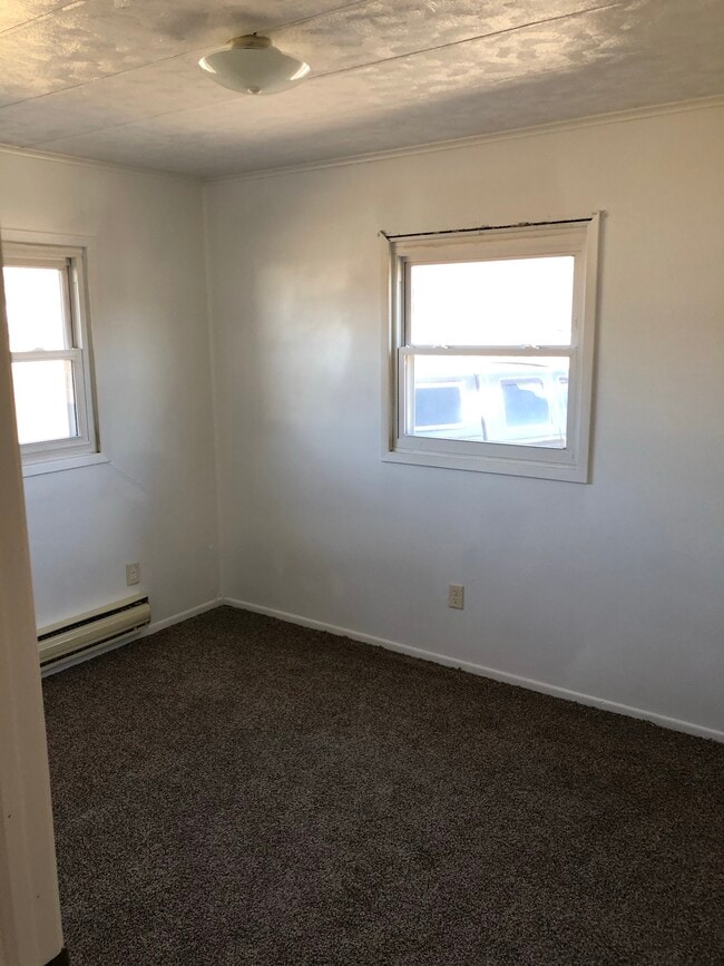 Building Photo - 134-136 Fauber Ln