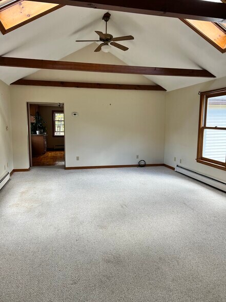 Building Photo - 175 Gleasondale Rd