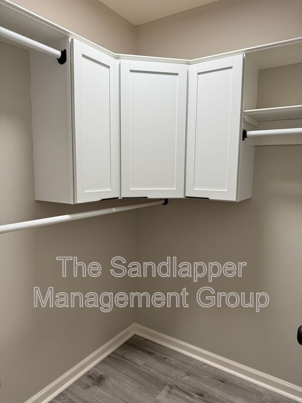 Building Photo - 125 Sawmill Dr