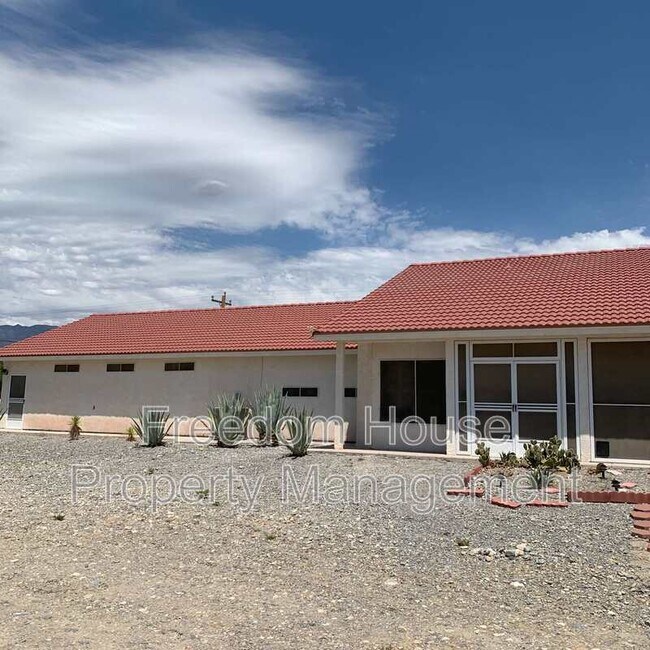 Building Photo - 3260 Helicopter Ave