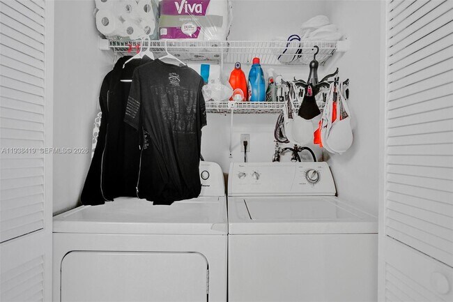 Building Photo - 9300 Bay Harbor Terrace