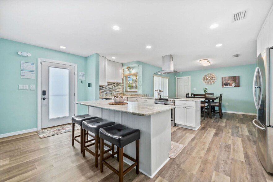 Building Photo - 456 Barrello Ln