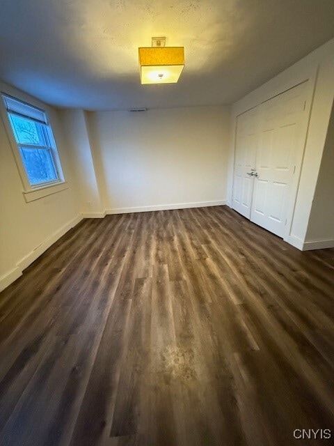 Building Photo - 13 Elm St