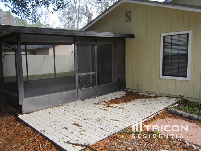 Building Photo - 1702 Sandy Hollow Loop