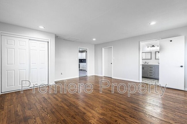 Building Photo - 7306 Elm Ave