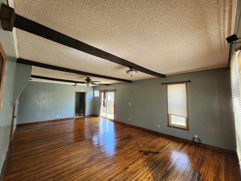 Building Photo - 818 W Locust St