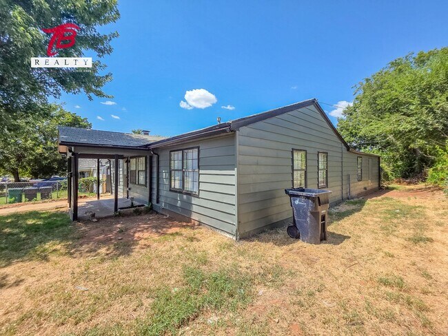Building Photo - Charming and Newly Renovated 4-Bedroom Hom...