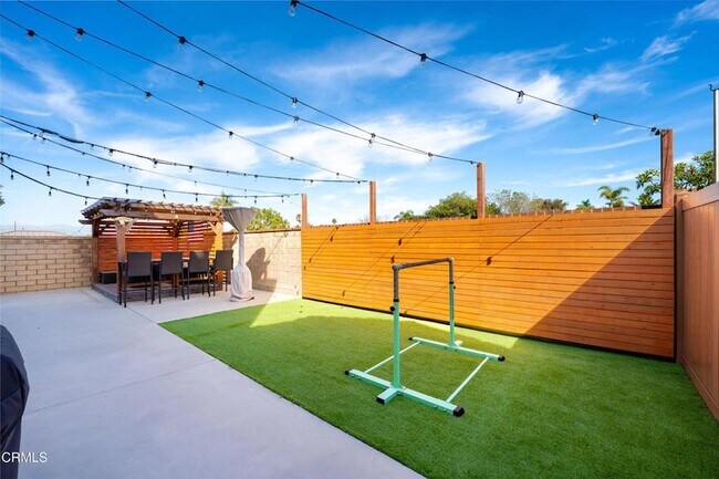 Building Photo - 2406 Nicklaus St