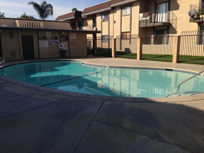 Building Photo - 12835 10th St