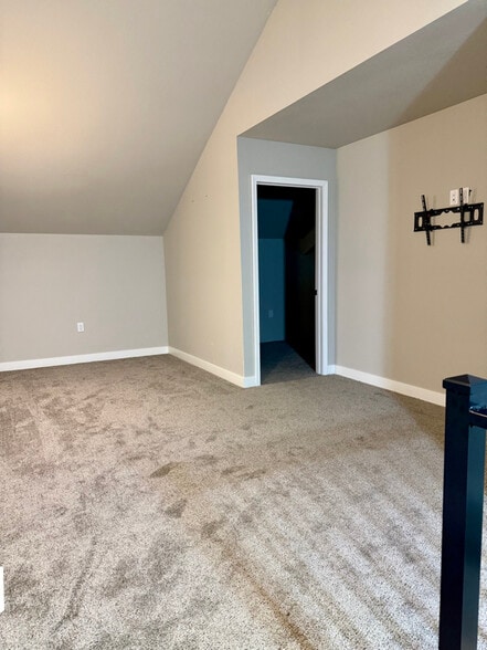 Building Photo - 460 NE 200th Rd