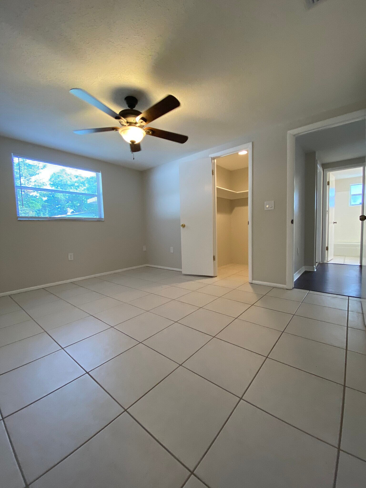 Building Photo - 2959 Edgewood Ln