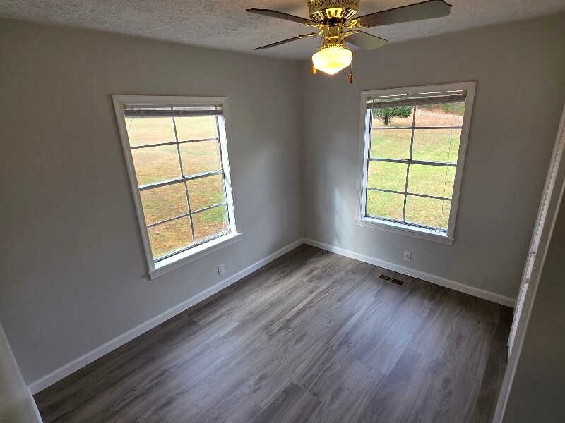 Building Photo - 57 Benchmark Dr