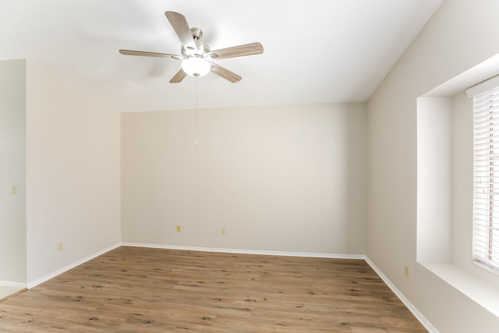 Building Photo - 1220 E Hearne Way