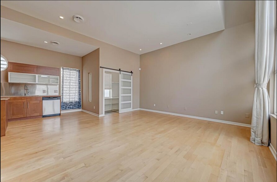 Building Photo - 5628 Kiam St
