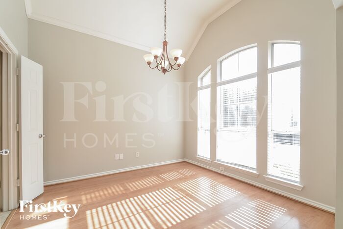 Building Photo - 502 Glenn Ln