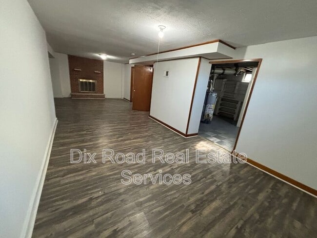 Building Photo - 645 Swigart Dr