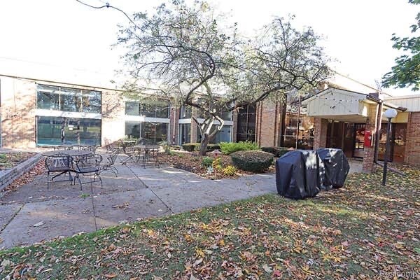 Building Photo - 18411 University Park Dr