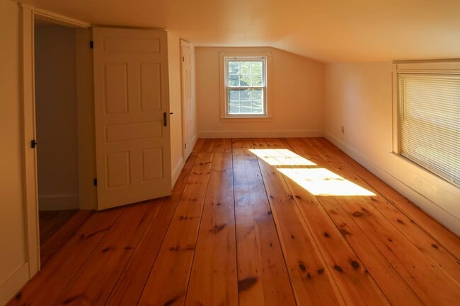 Building Photo - Beautiful 3-Bedroom Colonial on 1.3 Acres in Sought-After Eliot