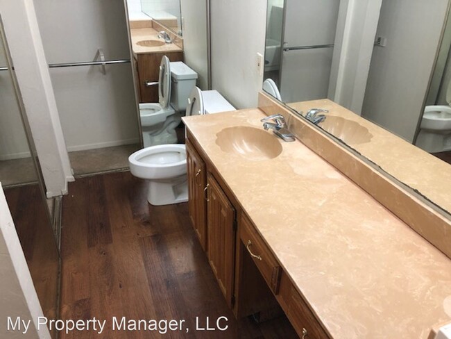 Building Photo - 2 br, 2.5 bath House - 5454 Financial Plaz...