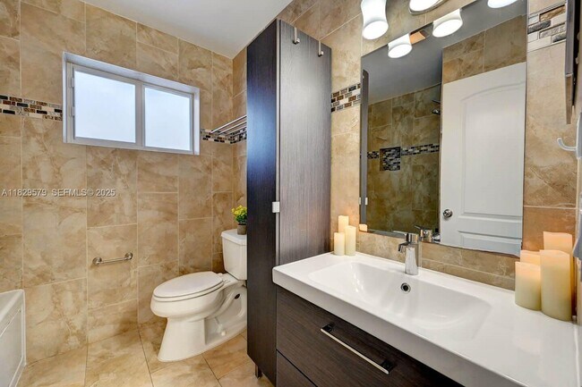 Building Photo - 1228 Johnson St